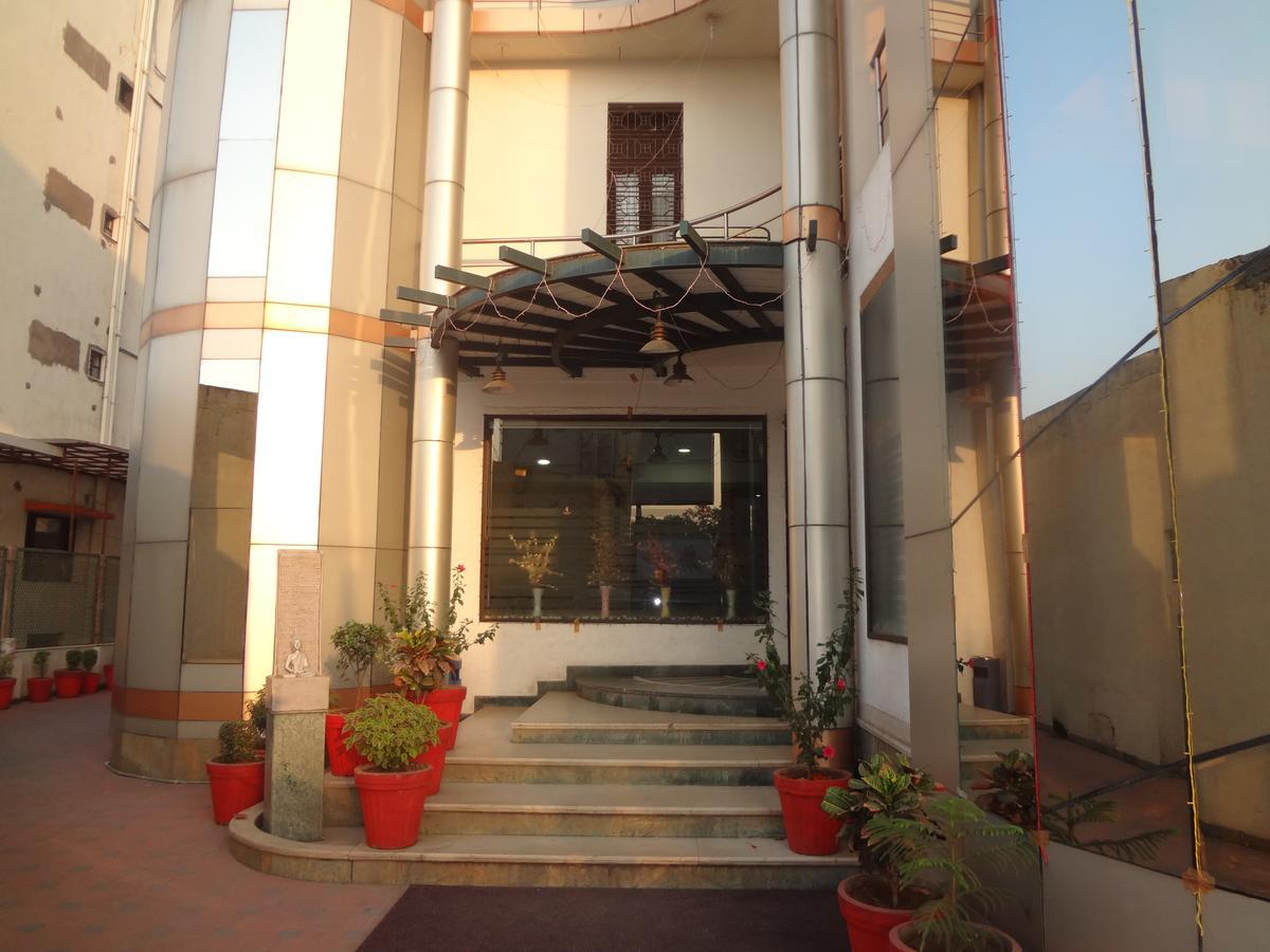 Hotel Airport Residency Ахмедабад Экстерьер фото